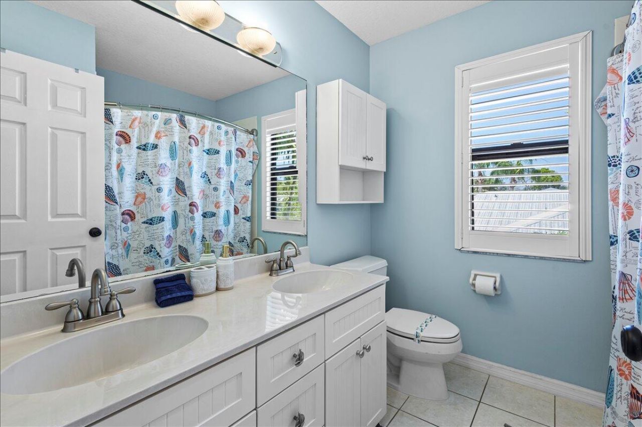 2250 SE Country Club Lane, Stuart, FL 34996 Photo