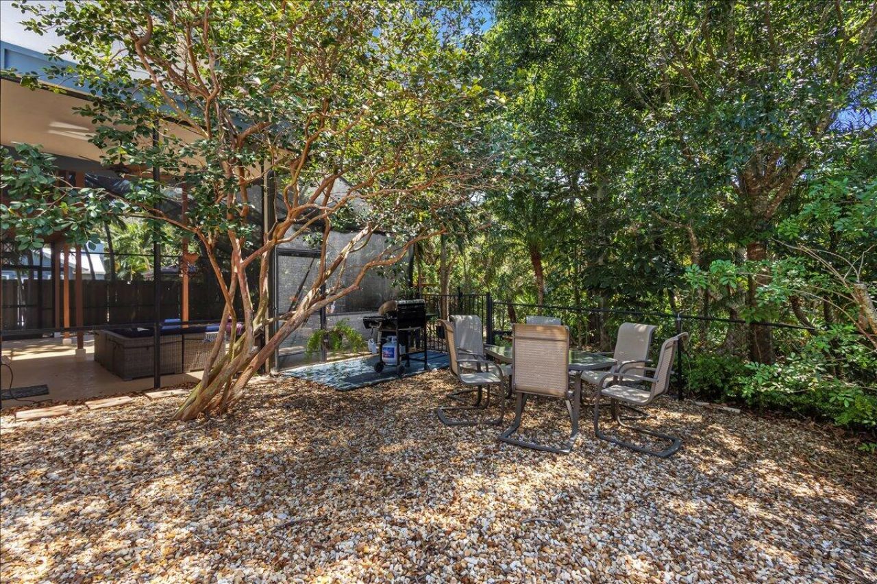 2250 SE Country Club Lane, Stuart, FL 34996 Photo
