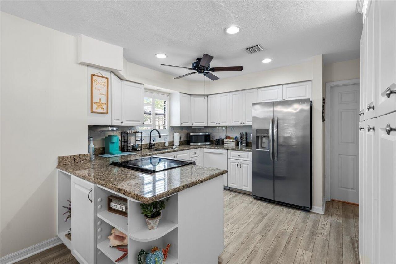 2250 SE Country Club Lane, Stuart, FL 34996 Photo