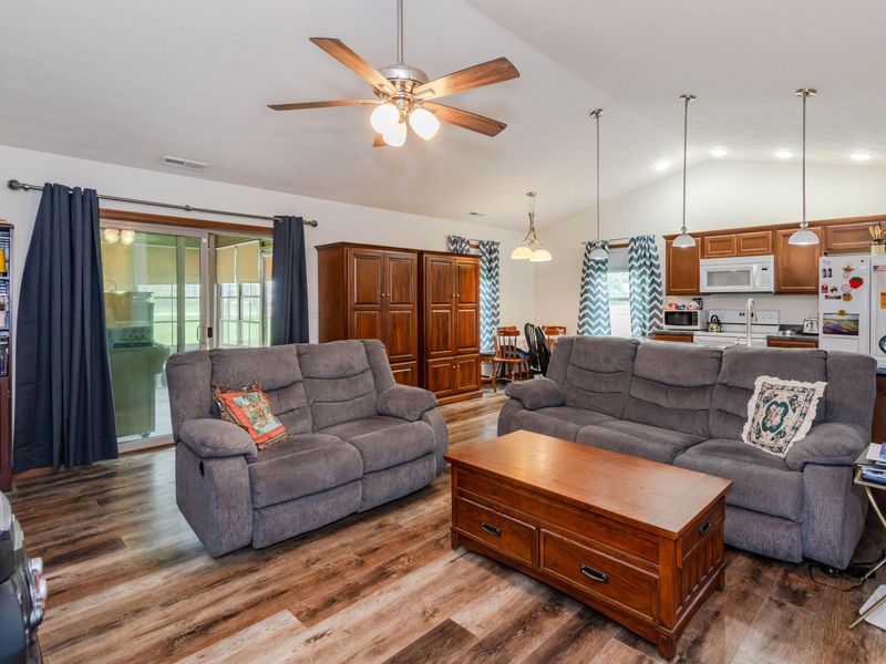 105 Pebble Creek Drive, Eaton, OH 45320 Photo 4