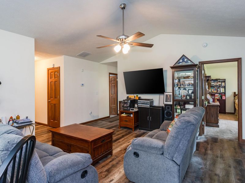 105 Pebble Creek Drive, Eaton, OH 45320 Photo 6