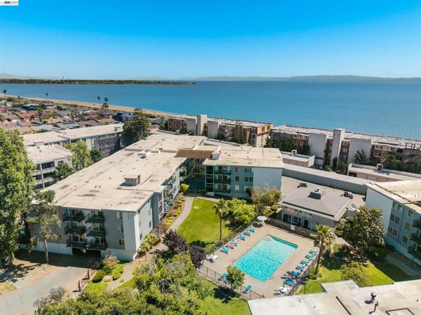 960 Shorepoint Court, Unit 214, Alameda, CA 94501