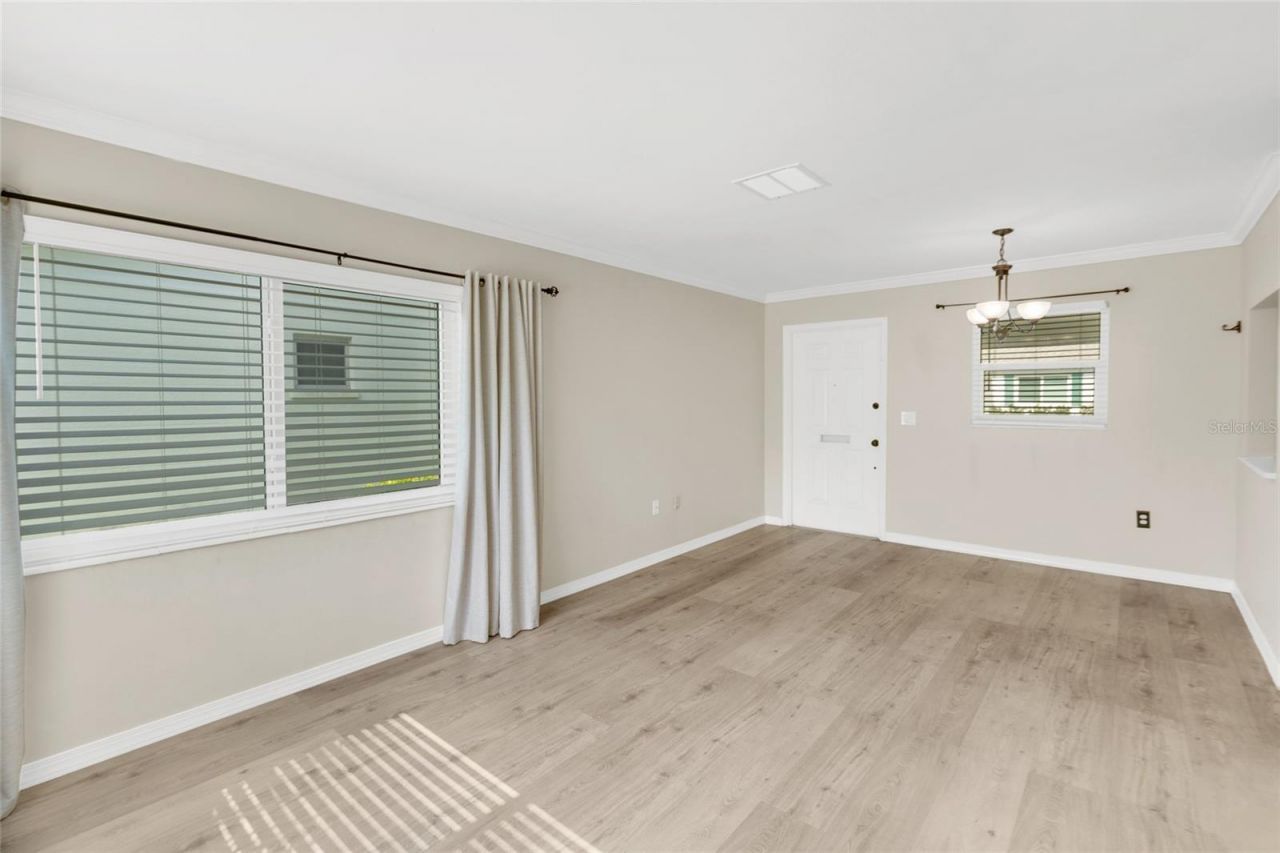 5996 Hibiscus Drive, Unit 6, Bradenton, FL 34207 Photo