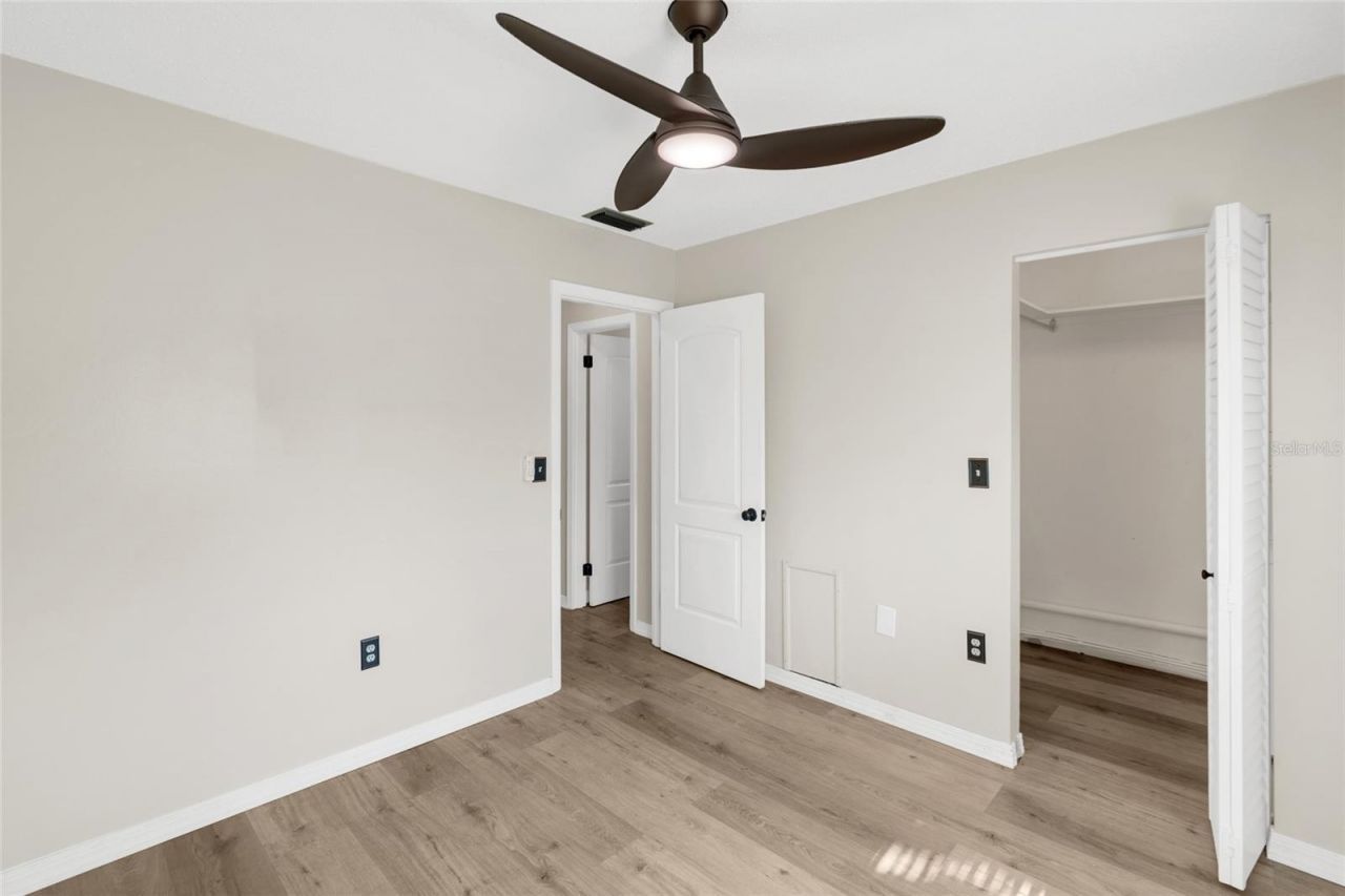5996 Hibiscus Drive, Unit 6, Bradenton, FL 34207 Photo