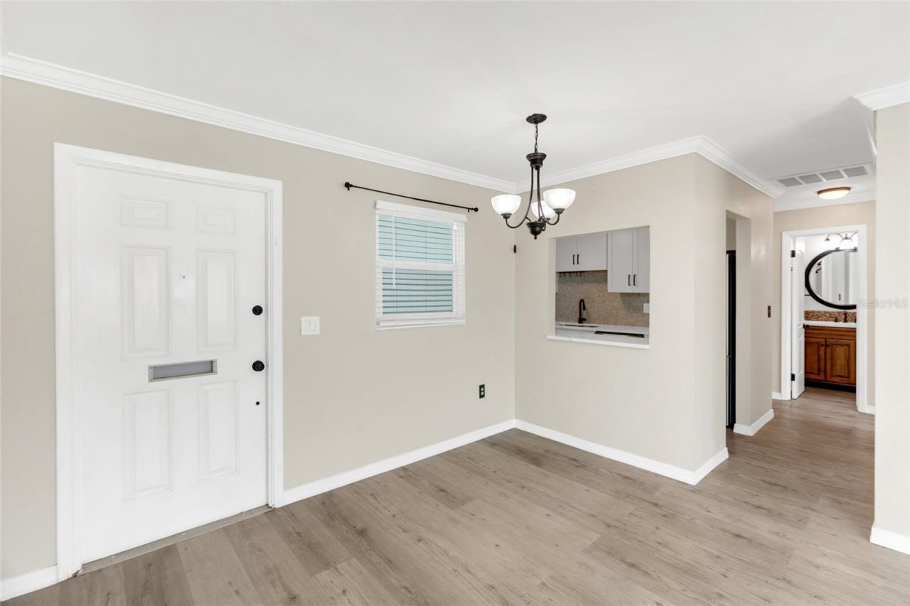 5996 Hibiscus Drive, Unit 6, Bradenton, FL 34207 Photo