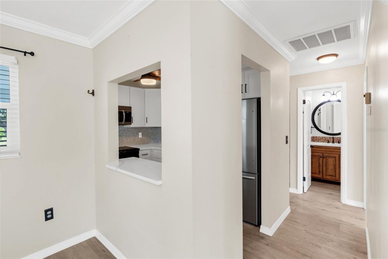 5996 Hibiscus Drive, Unit 6, Bradenton, FL 34207 Photo