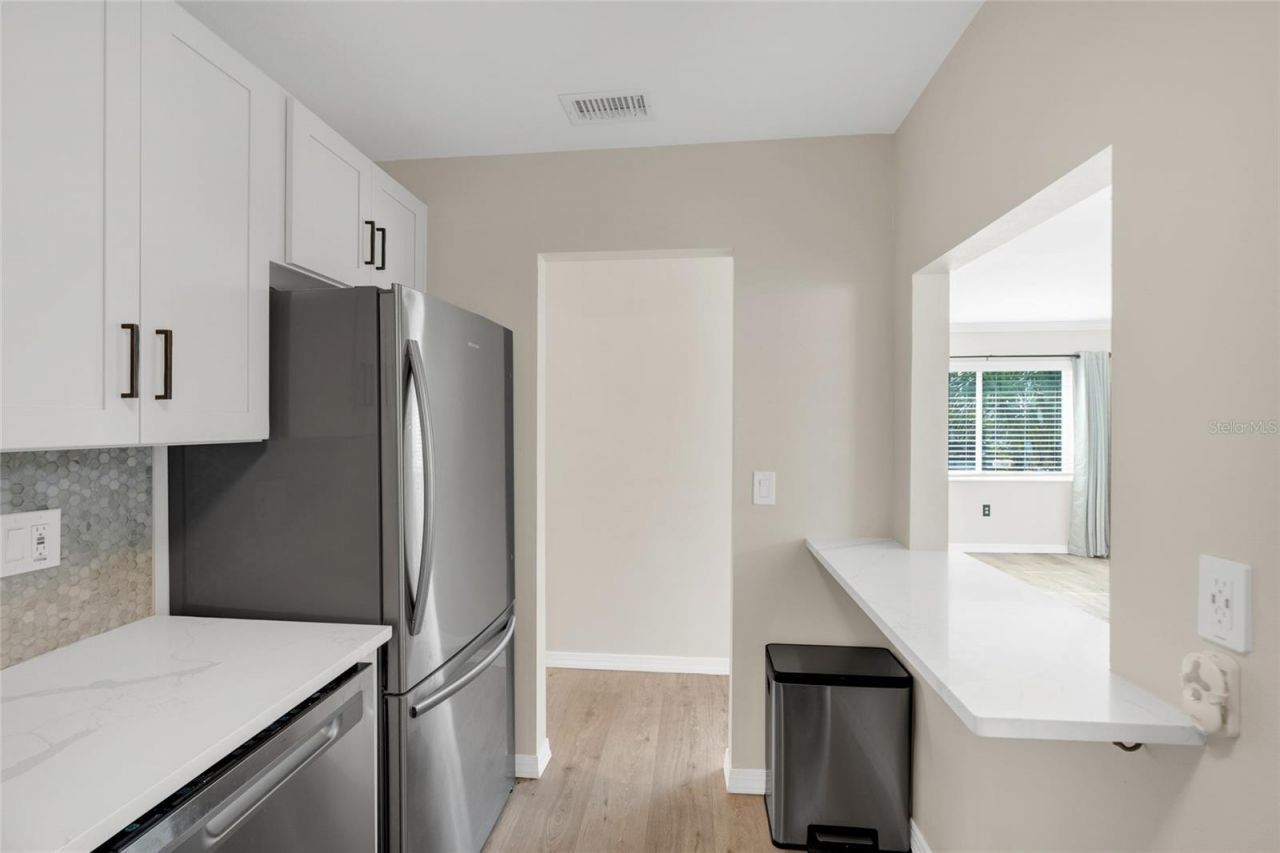 5996 Hibiscus Drive, Unit 6, Bradenton, FL 34207 Photo
