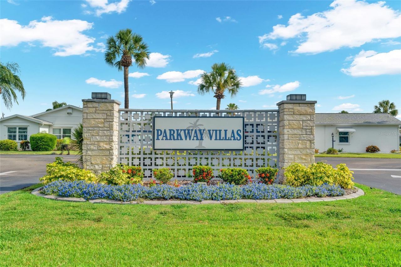5996 Hibiscus Drive, Unit 6, Bradenton, FL 34207 Photo