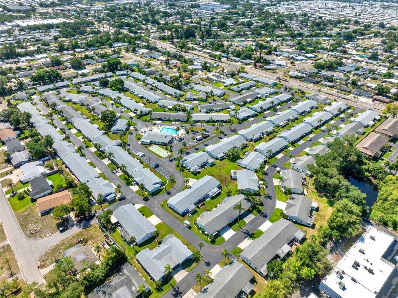 5996 Hibiscus Drive, Unit 6, Bradenton, FL 34207 Photo