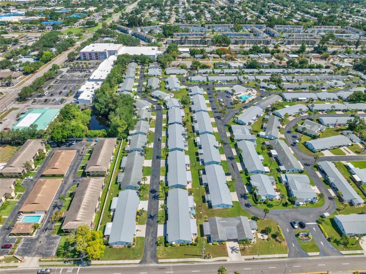 5996 Hibiscus Drive, Unit 6, Bradenton, FL 34207 Photo