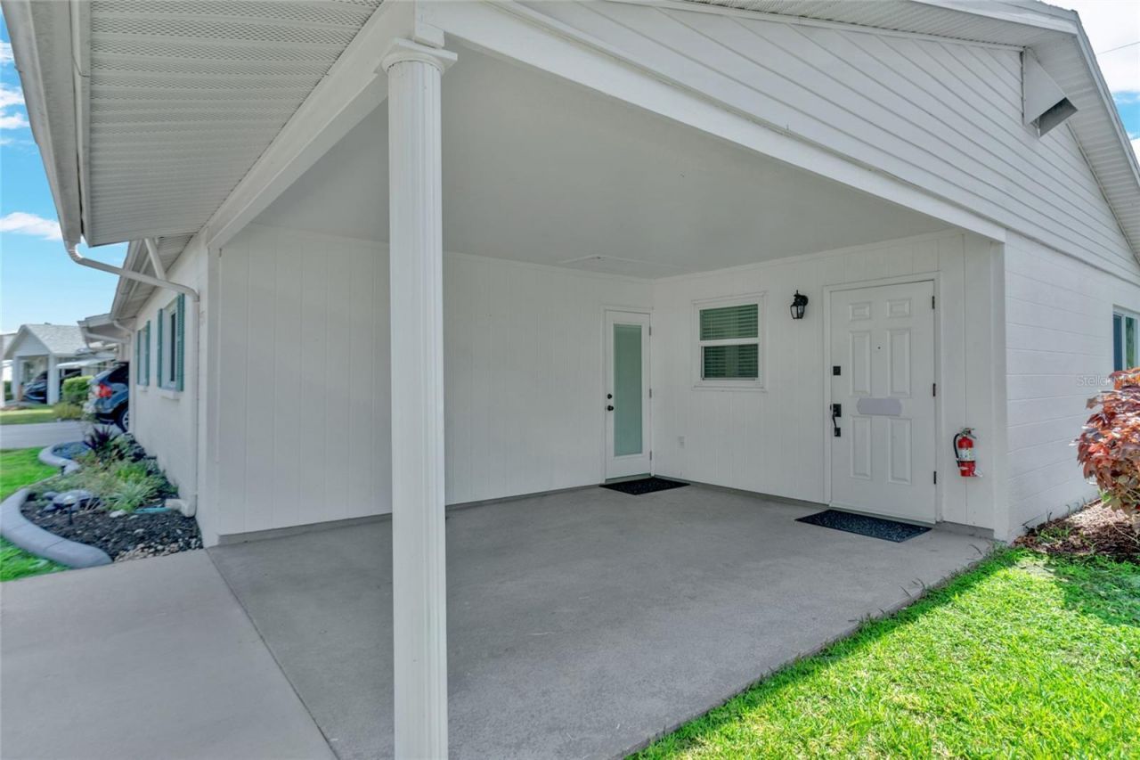 5996 Hibiscus Drive, Unit 6, Bradenton, FL 34207 Photo
