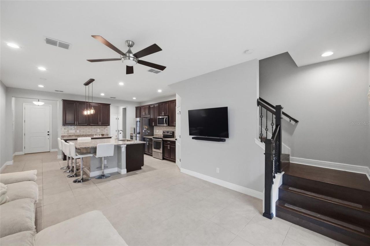 2013 Sunset Wind Loop, Oldsmar, FL 34677 Photo