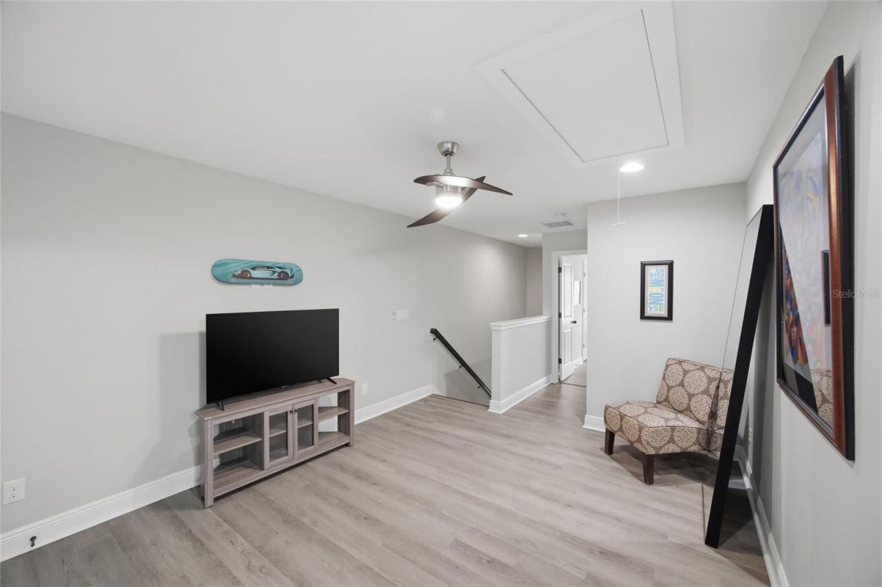 2013 Sunset Wind Loop, Oldsmar, FL 34677 Photo