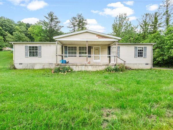 1944 Massieville Road , Chillicothe, OH 45601