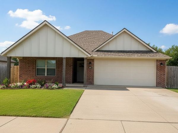 1011 Hampton Street , Tontitown, AR 72762