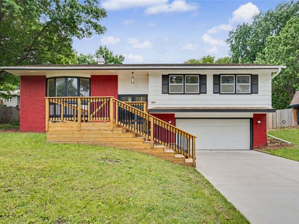2924 Willowmere Drive, Des Moines, IA 50321