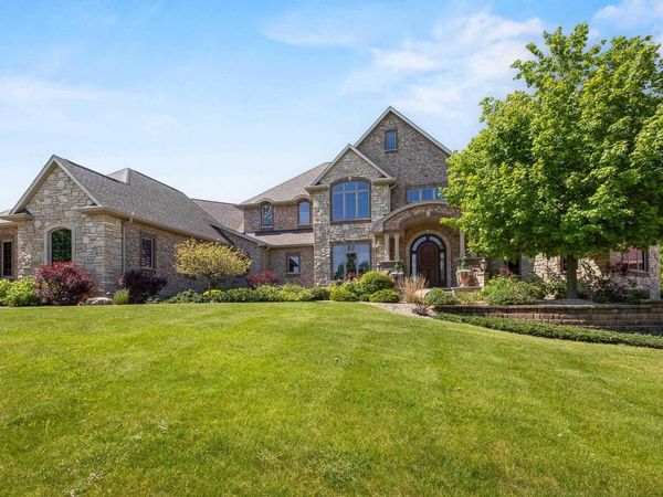 2828 E APPLE HILL BOULEVARD, Appleton, WI 54913