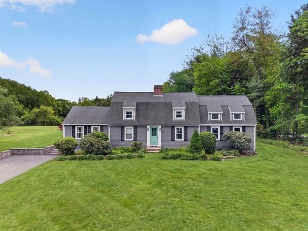 57 Center St, Groveland, MA 01834