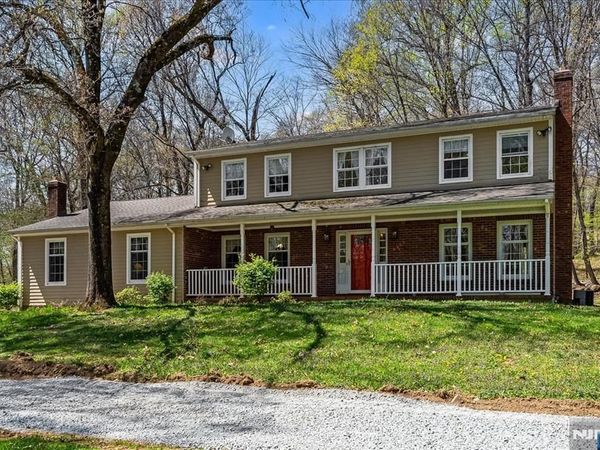 6 Fleming Court, Washington Township, NJ 07853