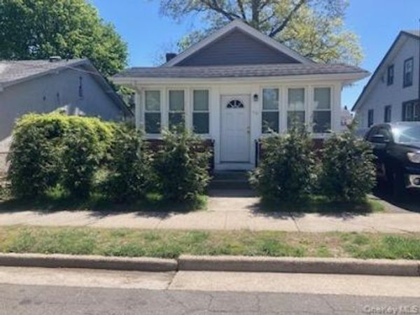 76 Van Cott Drive , Hempstead, NY 11550