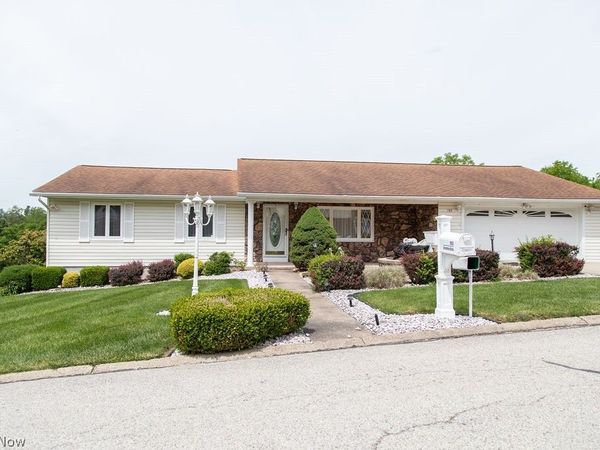 193 Greentree Drive , St Clairsville, OH 43950