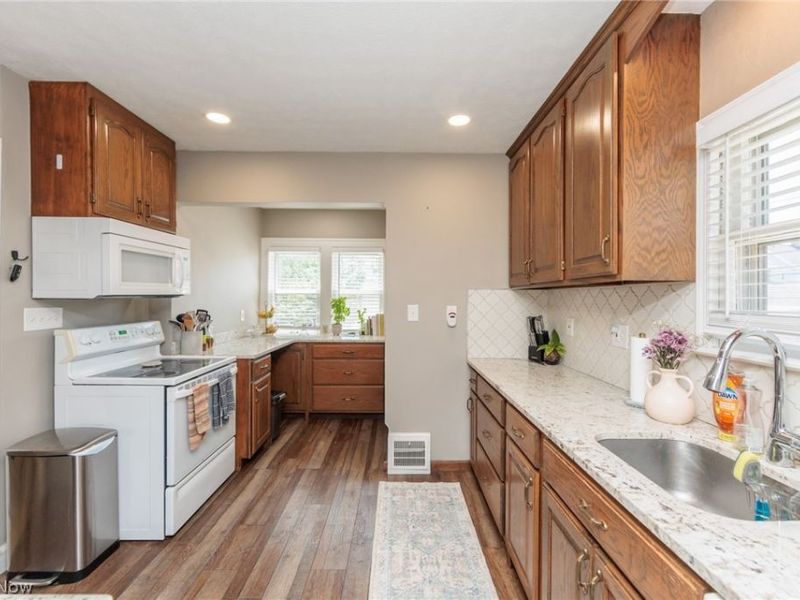 15539 Delaware Avenue, Lakewood, OH 44107 Photo 34