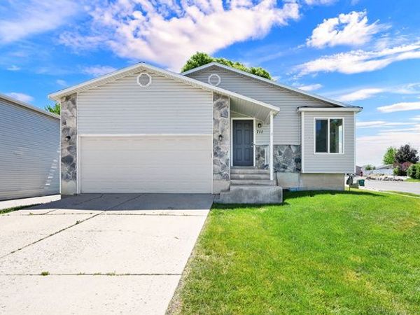 711 S 825 E, Layton, UT 84041