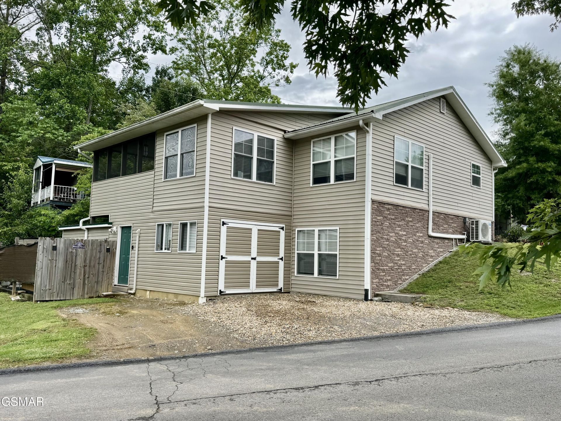 401 Mountain Thrush Drive, Townsend, TN 37882 Main Photo