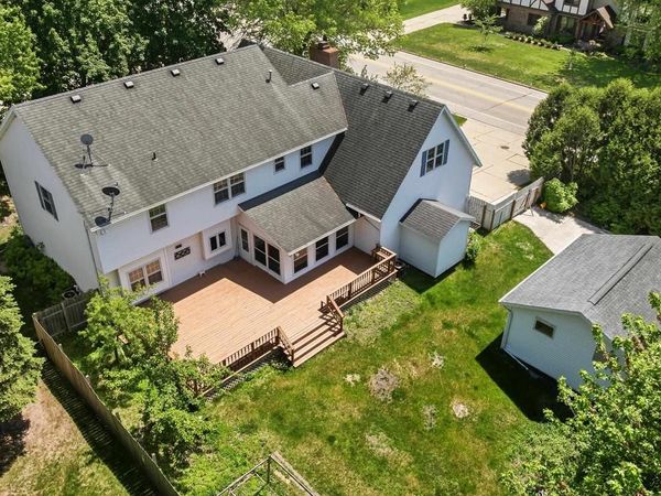 1498 PARKWAY DRIVE, Green Bay, WI 54304