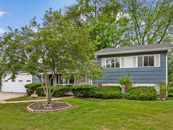 500 Audubon Street , Hoffman Estates, IL 60169