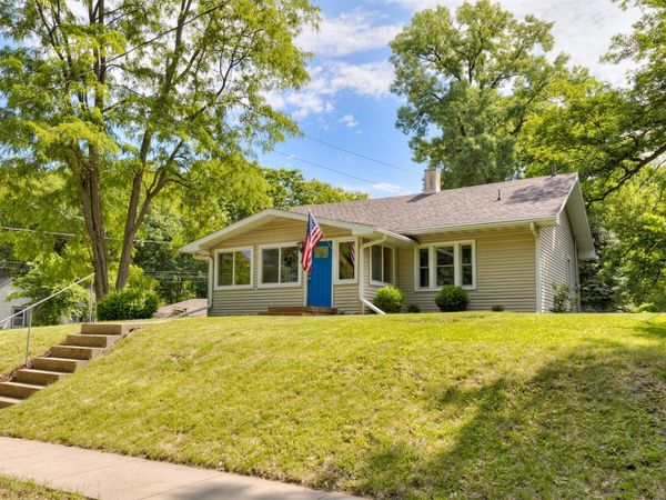 1825 24th Drive, Des Moines, IA 50310