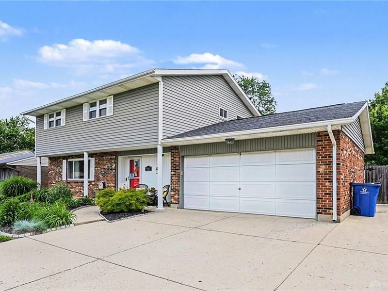 5061 Ashview Court, Huber Heights, OH 45424 Photo 3