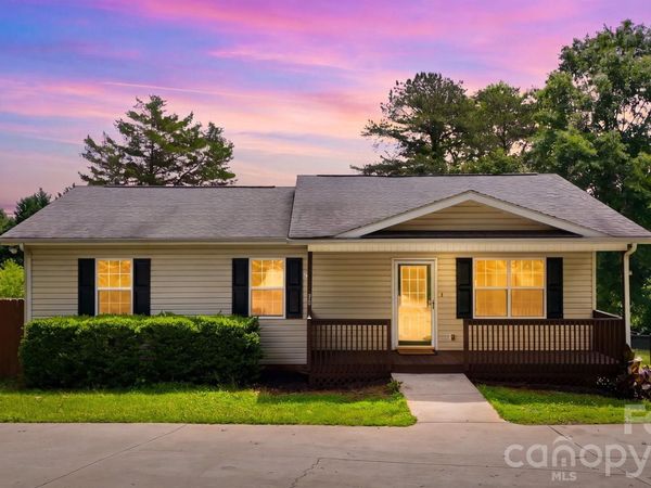 30 Lakeside Avenue , Granite Falls, NC 28630