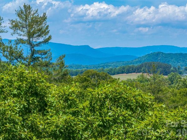180 Fat Wall Road, Marion, NC 28752