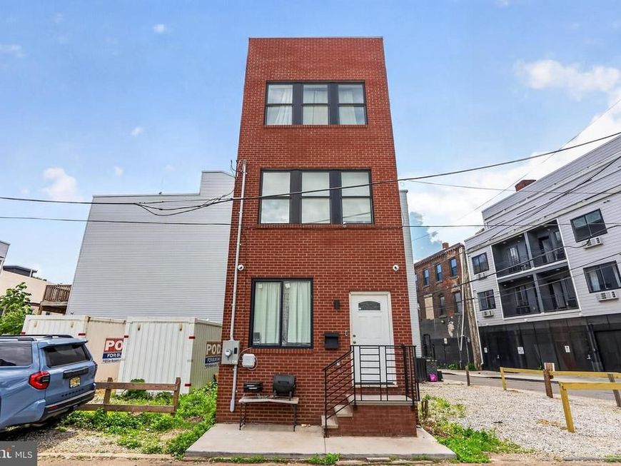 540 Edgley Street, Philadelphia, PA 19122 Main Photo