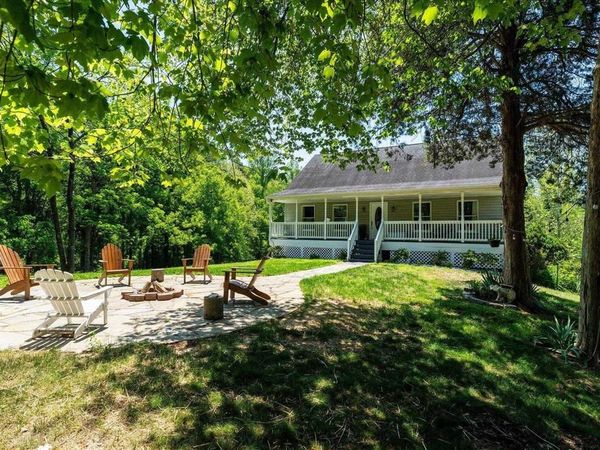 4209 HAWKINS LN, BARBOURSVILLE, VA 22923