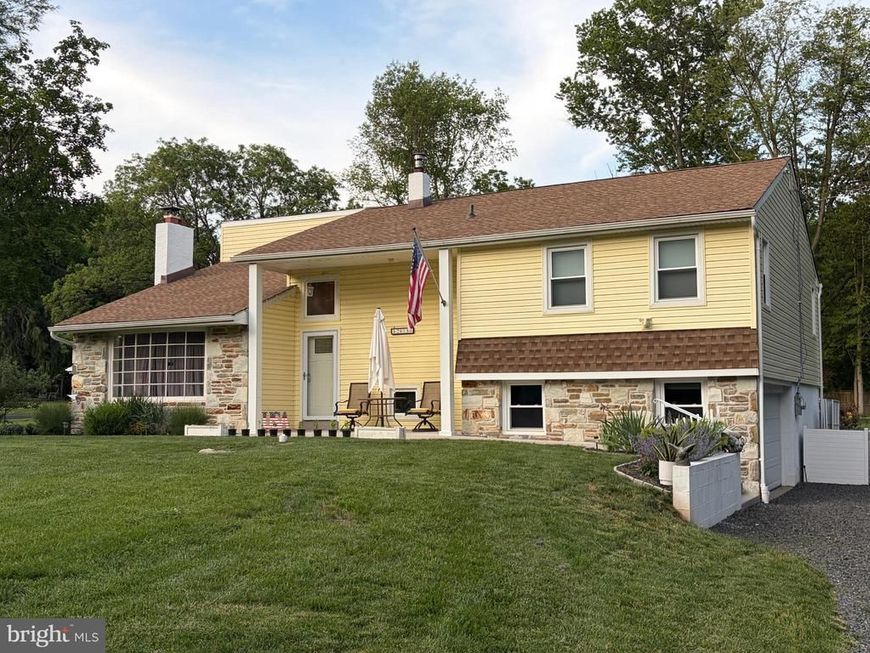 2813 Country Lane , Langhorne, PA 19047 Main Photo
