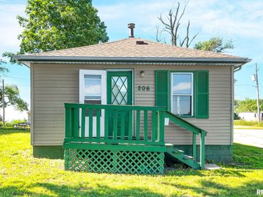 206 COOPER Street, Pekin, IL 61554