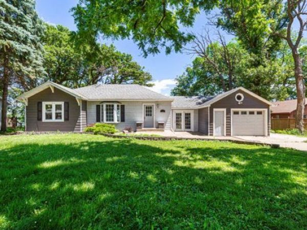 775 Shoreacres Drive, Fairmont, MN 56031