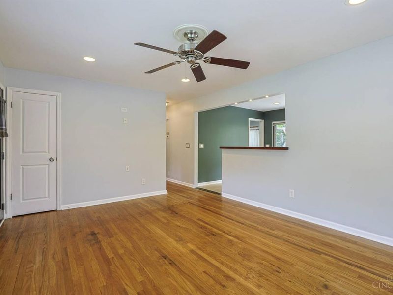 3958 Ridgecombe Drive, Cincinnati, OH 45248 Photo 7