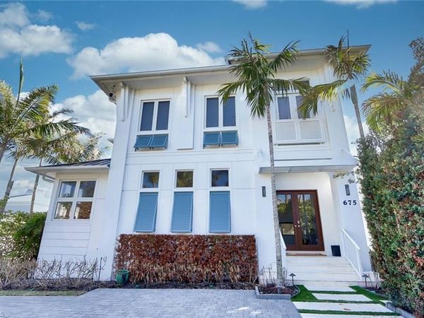 675 2nd ST S, NAPLES, FL 34102