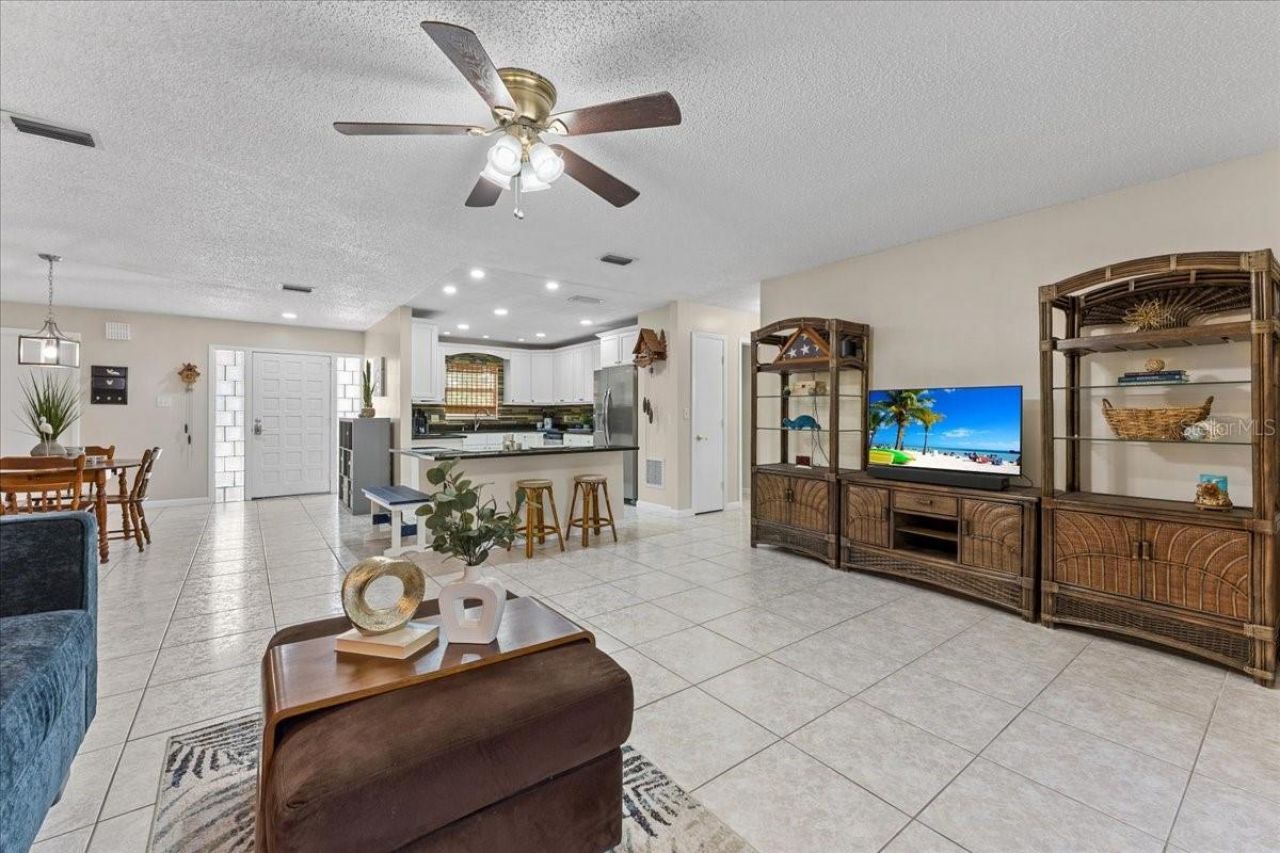 344 Crosswinds Drive, Palm Harbor, FL 34683 Photo