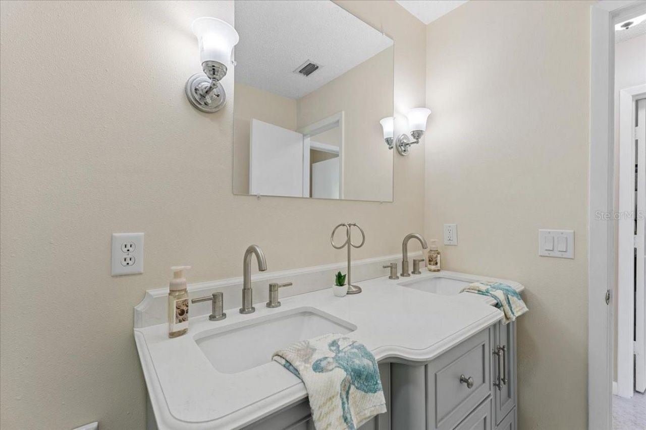 344 Crosswinds Drive, Palm Harbor, FL 34683 Photo