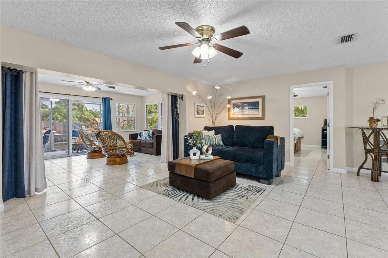 344 Crosswinds Drive, Palm Harbor, FL 34683 Photo