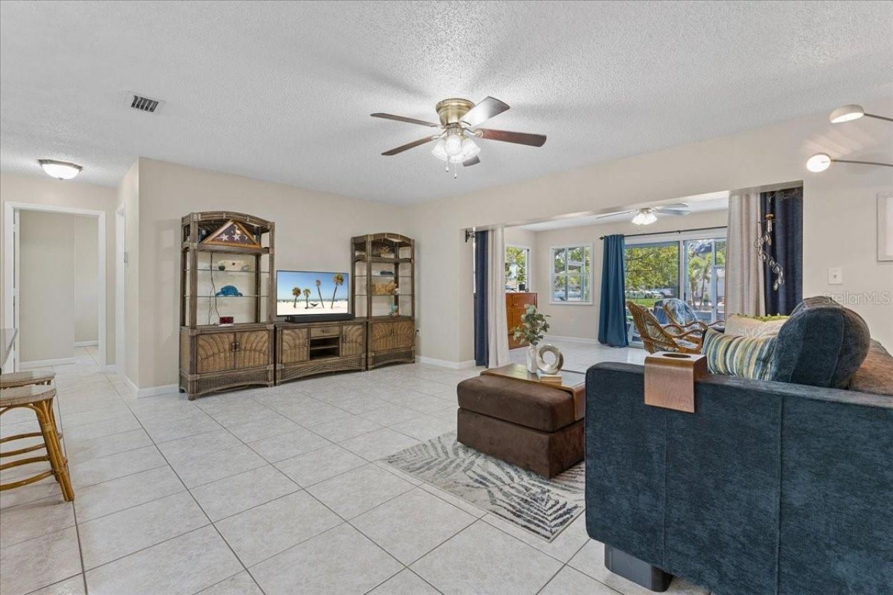 344 Crosswinds Drive, Palm Harbor, FL 34683 Photo