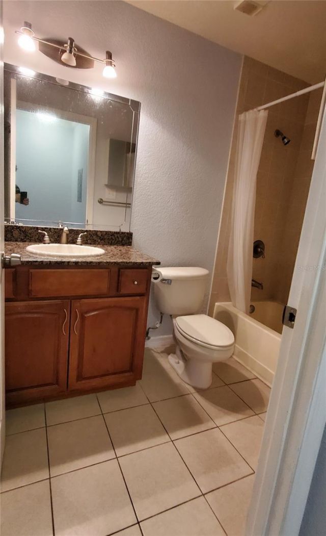 10263 Gandy Boulevard N, Unit 403, Saint Petersburg, FL 33702 Photo