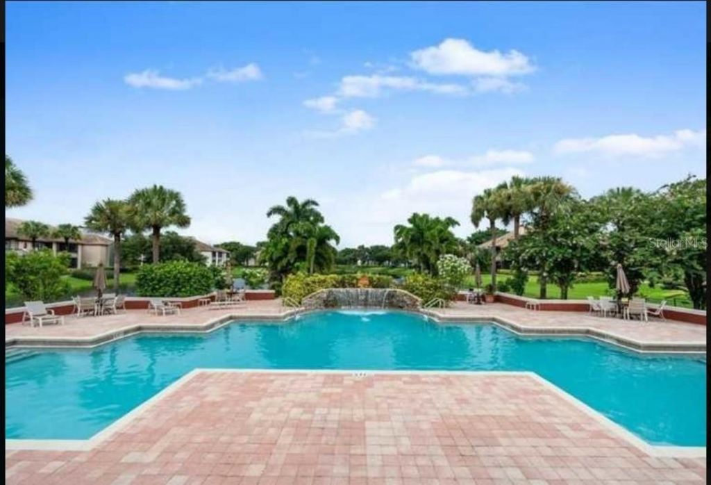 10263 Gandy Boulevard N, Unit 403, Saint Petersburg, FL 33702 Photo