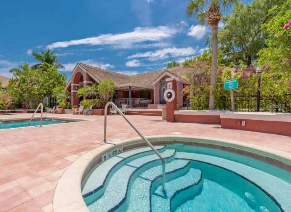 10263 Gandy Boulevard N, Unit 403, Saint Petersburg, FL 33702 Photo