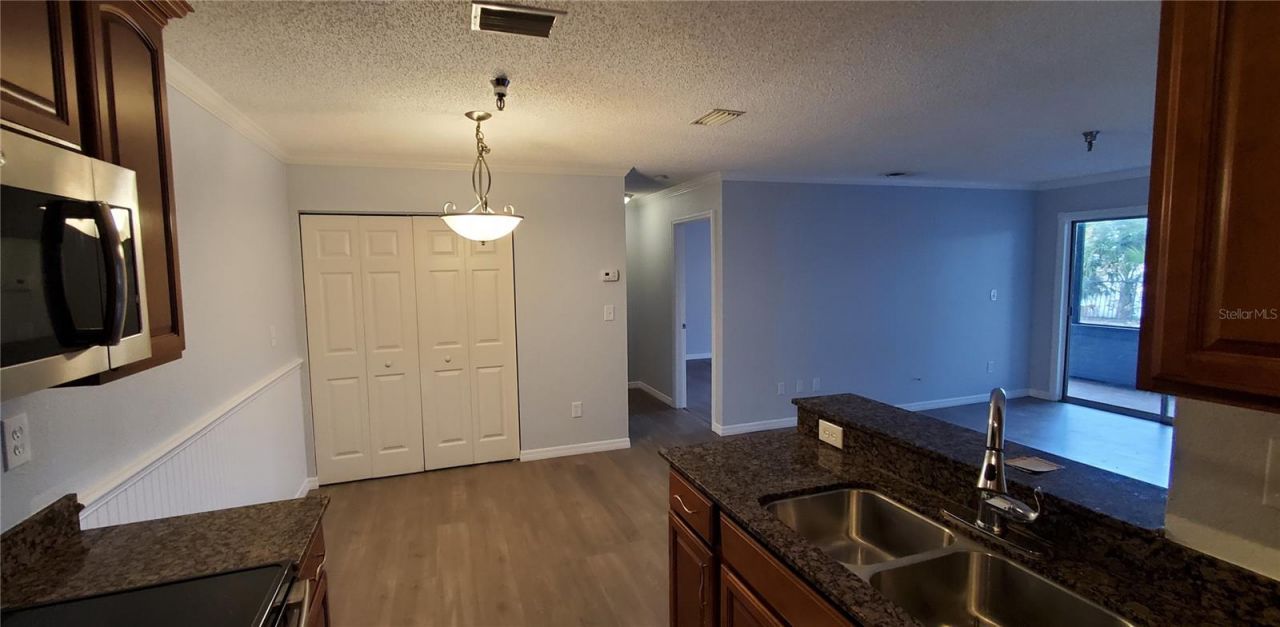 10263 Gandy Boulevard N, Unit 403, Saint Petersburg, FL 33702 Photo