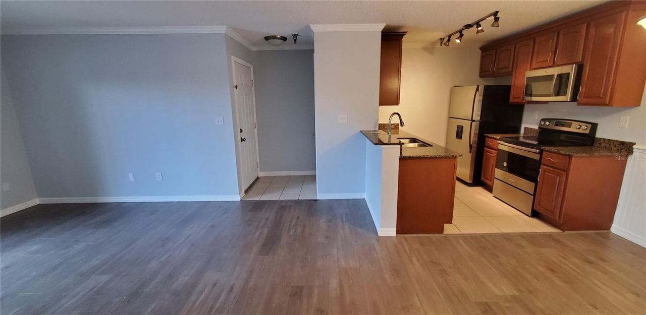 10263 Gandy Boulevard N, Unit 403, Saint Petersburg, FL 33702 Photo